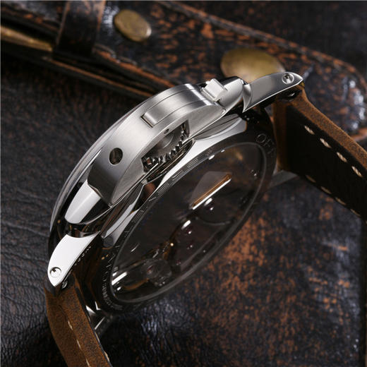 沛纳海 Panerai LUMINOR 1950系列手动机械男士腕表 PAM00422 商品图5