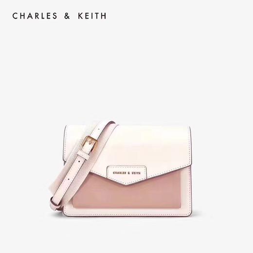 【授权产品】Charles&Keith小ck2-6858新加坡限定宽带斜挎包百搭邮差包信封包 商品图3