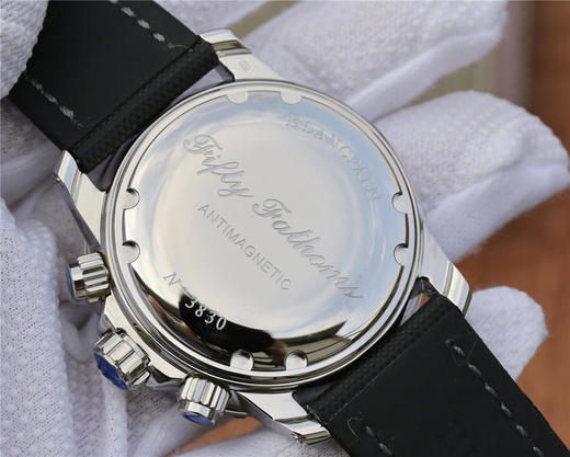 OM宝珀五十噚5085F上市，经典复刻 噚者无疆 铁血硬汉 天生爆款 chaoji夜光 宽厚的表壳设计 优美的蓝宝石表圈 遇见即时故事 拥有更显传奇 商品图8