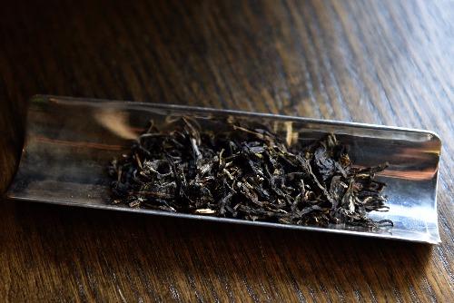 彩农茶｜易武国风2018秋纯料石磨青饼 商品图5