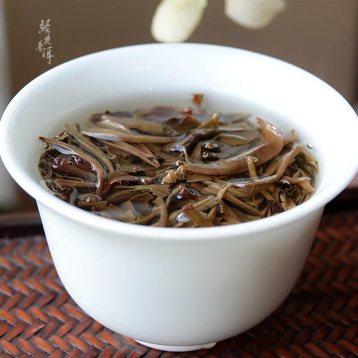 2016年莲心 精品古树普洱生茶 石昆牧老师定制系列 版纳茶区 商品图4