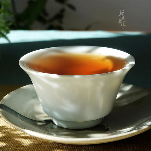 2006年鑫昀晟金饼 高端古树普洱生茶 石昆牧老师定制系列旗舰品牌 商品图2