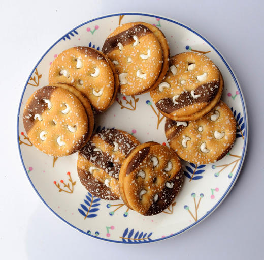 广源-彩条夹心3.9kg装 商品图1