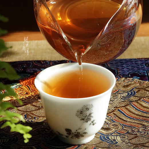 2006年玉韵雅月之菊 高端古树普洱生茶 石昆牧老师定制系列 商品图2