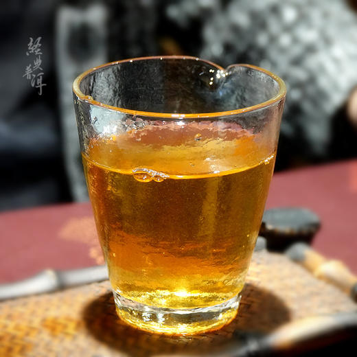 2006年玉韵雅月之荷 高端古树普洱生茶 石昆牧老师定制系列 商品图3