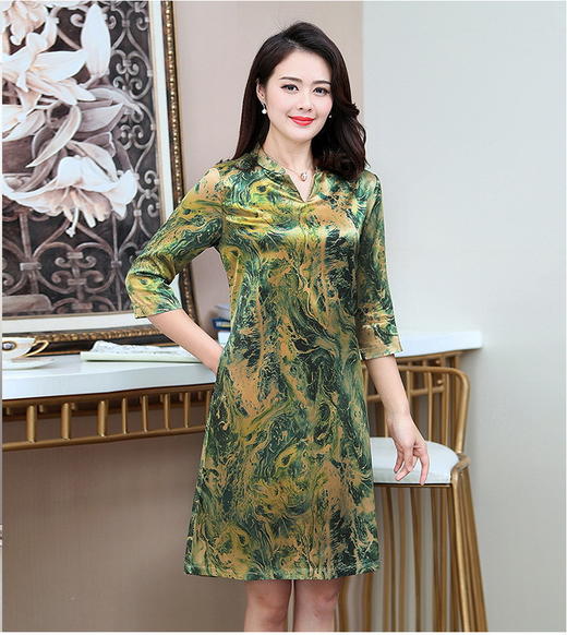 雪纺妈妈v领中年连衣裙女夏中长款大码收腰显瘦气质洋气裙子