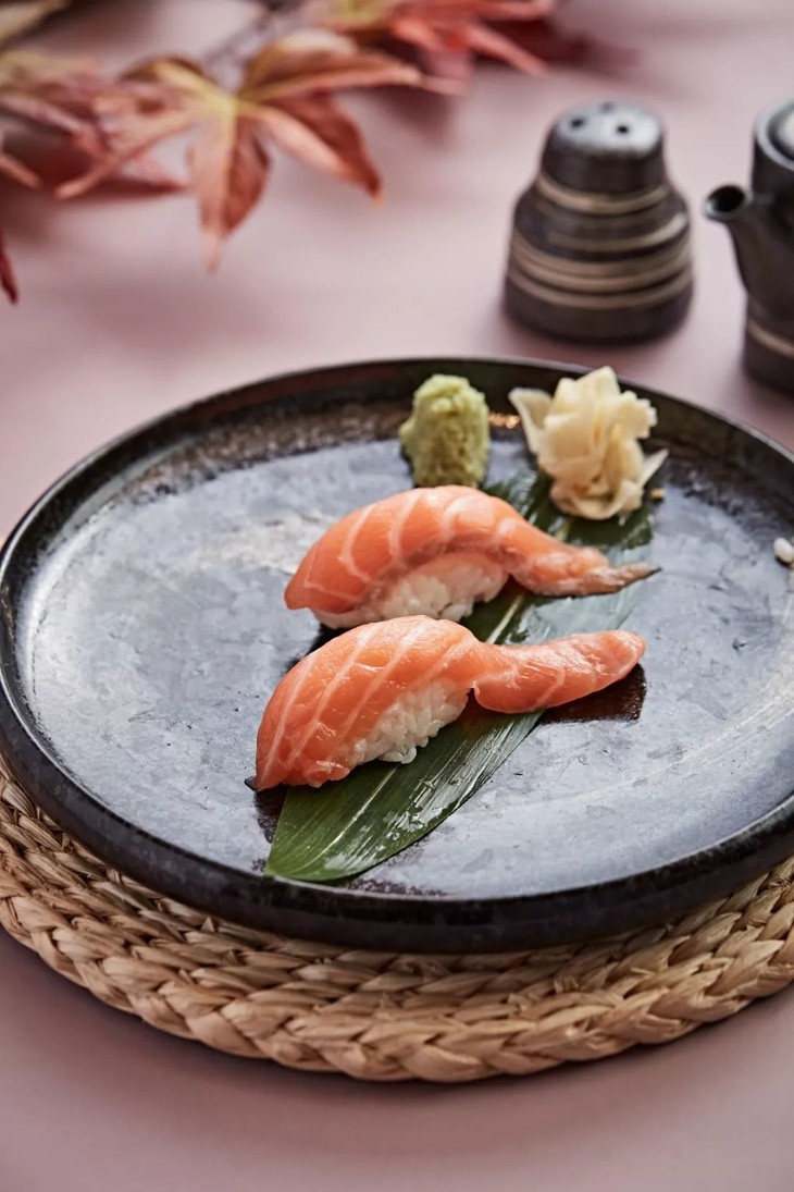 金枪鱼腩手握寿司