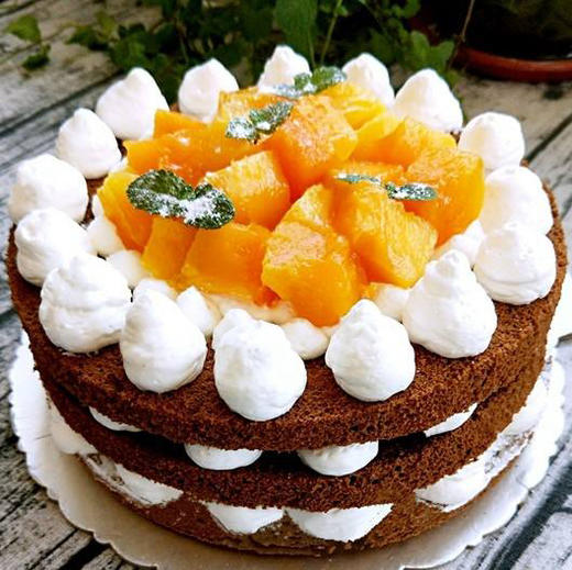 大苹果58元裸蛋糕兑换仅限充值获得兑换券的顾客拍