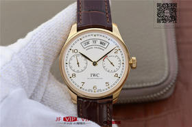 黄金版 ZF万国葡萄牙系列年历腕表IW503504，集时分针、日期、星期、月份和动显于一身。正所谓功能卓越，大器晚成，有请各路表友品鉴支持