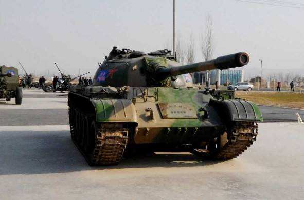 【黄河军事文化博览园】提前一小时购票。观光车、潜水、参观银川舰、潜艇、歼十飞机，接受爱国主义教育，感受中国力量