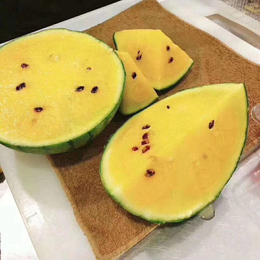 💋黄瓤🍦西瓜、吃起来 晶黄色的果肉 清爽解渴💥甘甜多汁💥口感脆甜💥 声明：快递损坏不赔哈，请慎拍！4只/箱 约14斤 商品图4
