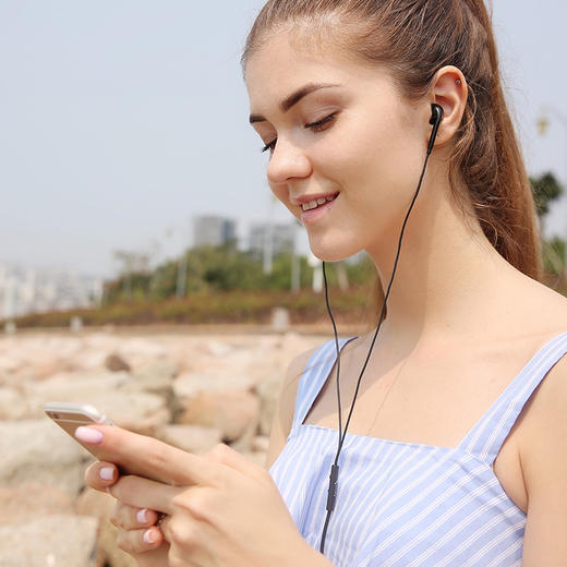 Feliztrip斐利斯 半入耳式带麦克风有线控运动耳机 TR-W800 商品图2