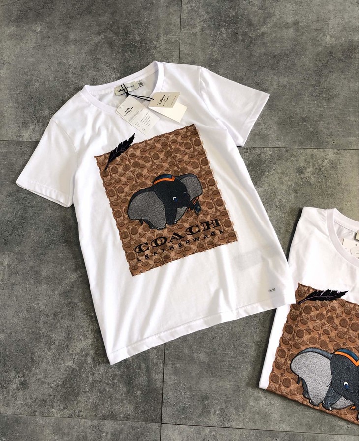 点此购买coach咖色老花图案小飞象纯棉情侣短t创119057