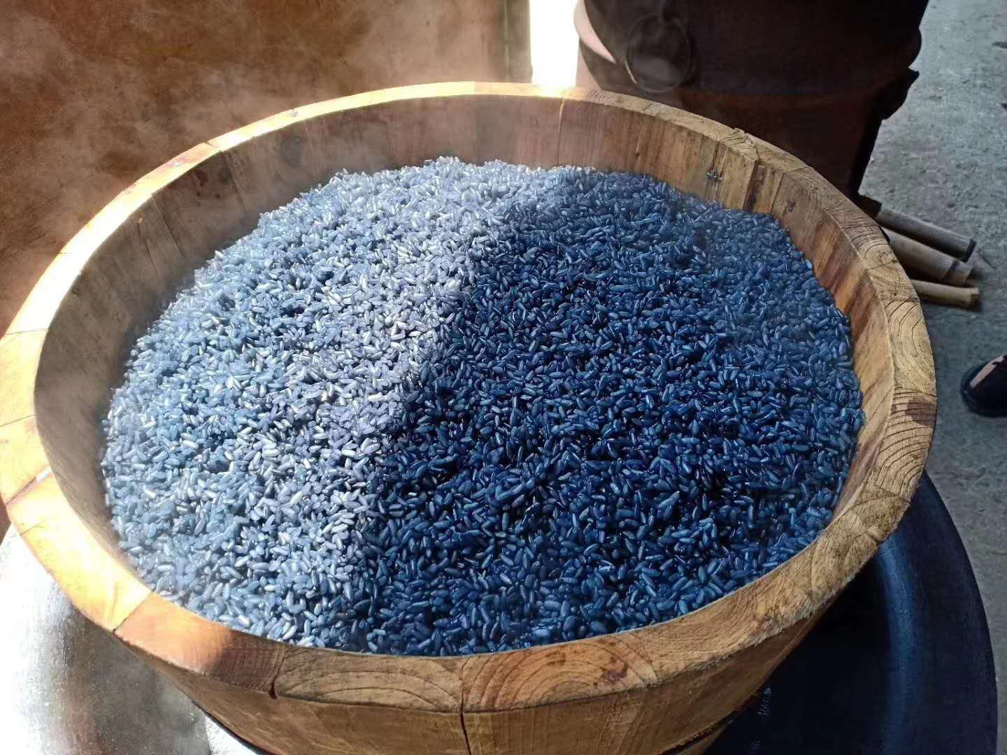 乌米团子江南一带地方民间风俗小吃原生态制作取乌饭树叶捣烂取其汁叶