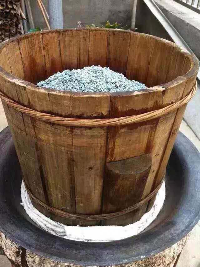 乌米团子江南一带地方民间风俗小吃原生态制作取乌饭树叶捣烂取其汁叶