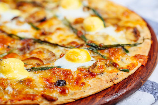 私房菌菇薄底披萨