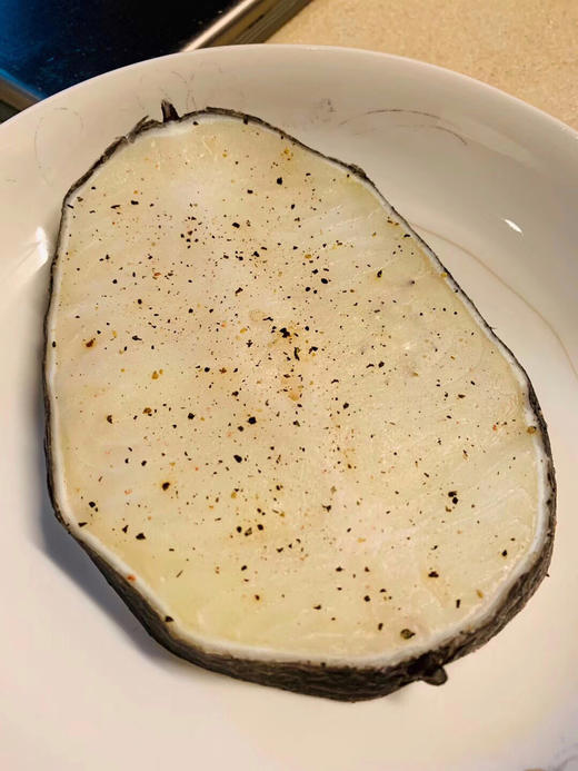 不漂白很健康＃法国深海鳕鱼 来自闻名遐迩的sapmer公司 营养价值很高的深海鱼类，肉质细腻，高蛋白、低脂肪、易吸收。被称为“餐桌上的营养师”和“液体黄金”。 商品图2