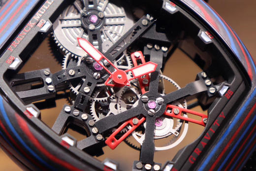 FRACK MULER 法兰克穆勒 彩色纤维壳镂空设计的腕表，糅合了尖端科技与精巧工艺 商品图3