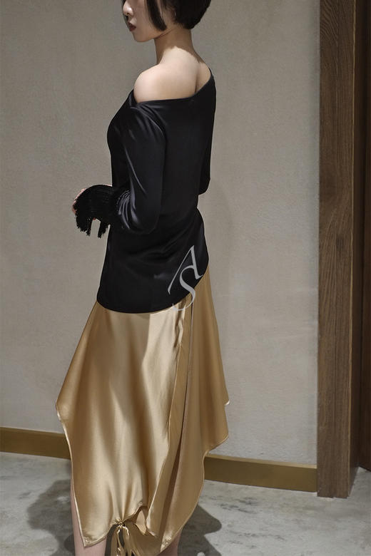 Xuzhi  黑色流苏袖上衣 商品图2