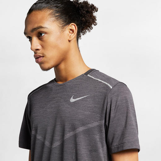 Nike 耐克Techknit Ultra 男款短袖跑步T恤 商品图2