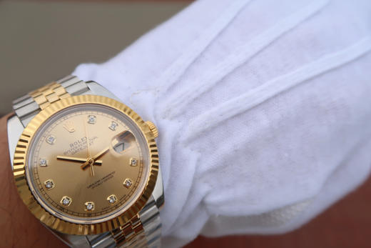 长荣『vs包金』劳力士星期日历型41和36毫米日志，颠覆以往传统工艺！一：904L精钢。二：18厚金部分采用台湾zui新铸金技术，比市场一般的“包金”耐用三倍，搭配正品一致的工艺，正品原版开模无破绽 商品图8