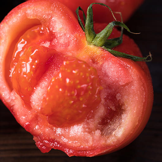 新疆火焰山沙瓤番茄西红柿5斤装天然无公害果肉绵密