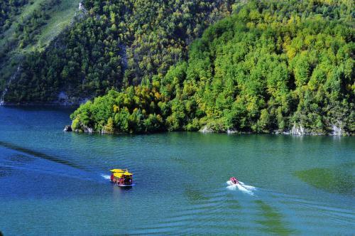 【临潭2日】冶力关+美仁草原+冶海天池+赤壁幽谷2日游 商品图6