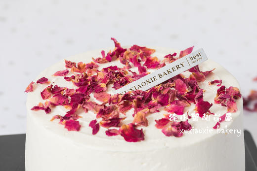 人间荔枝|【玫瑰荔人】荔枝戚风蛋糕。玫瑰戚风胚+玫瑰奶油+白糖罂荔枝+玫瑰干花花瓣 商品图2