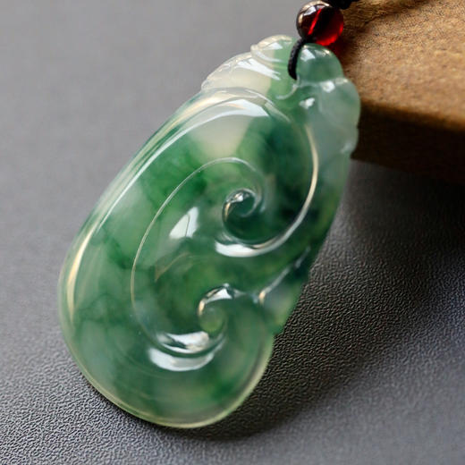 冰种飘绿花翡翠大如意 商品图3