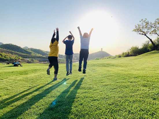 【大巴往返】金海湖水上营地集结号!草坪露营,皮划艇,荧光晚会,草地足