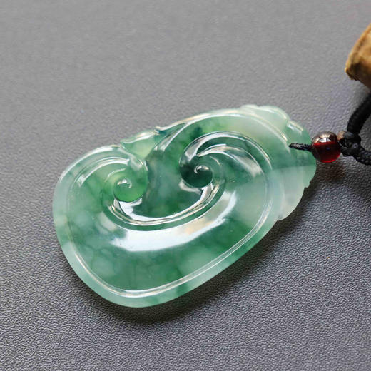 冰种飘绿花翡翠大如意 商品图5