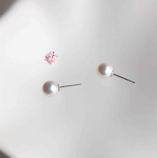 CLASSIC系列 18K镶Akoya珍珠耳钉 商品图3