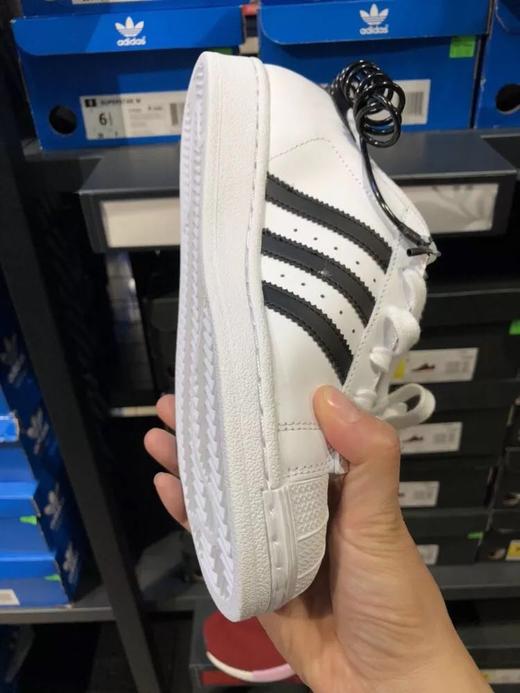 LA现货最后两双36.5码 Adidas阿迪达斯 SUPERSTAR W 三叶草 女士 金标 经典鞋 商品图4