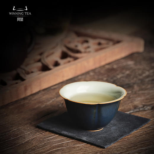 问鼎汝瓷黛蓝系列经典款大葵口杯（缺货） 商品图1