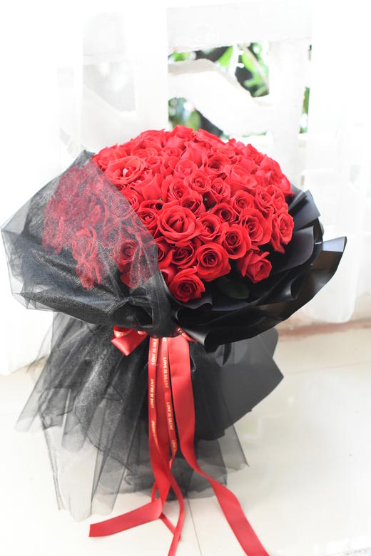 《伊人半遮面》99枝卡罗拉红玫瑰黑纱款 商品图3