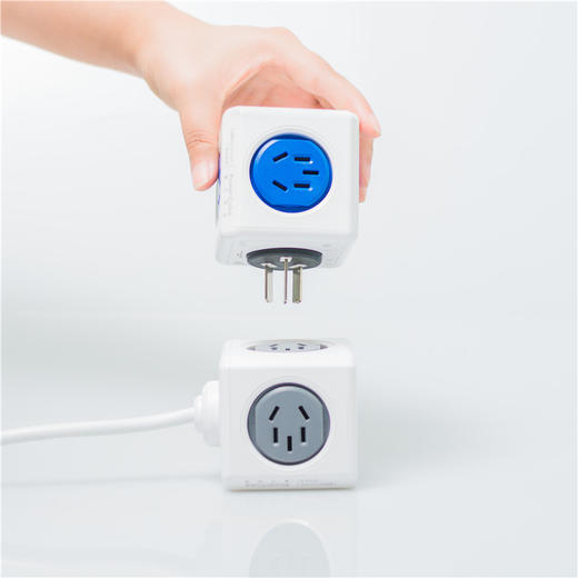 老米优品 / 德国红点设计大奖！！《阿乐乐可迷你创意方块/立体插座 带USB插孔》 解决插座拥挤问题，节省空间！ 商品图1