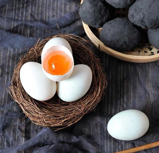 现蒸现吃沙瓤口感清爽不油草木灰生咸鸭蛋不含添加剂单枚70克以上