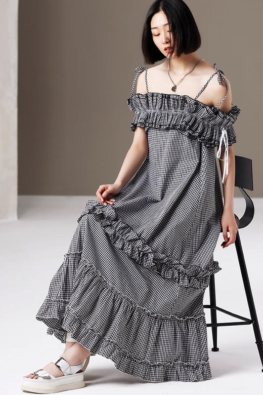 米兰宣言 特●q1826 文艺大码露肩细格花边多层塔裙