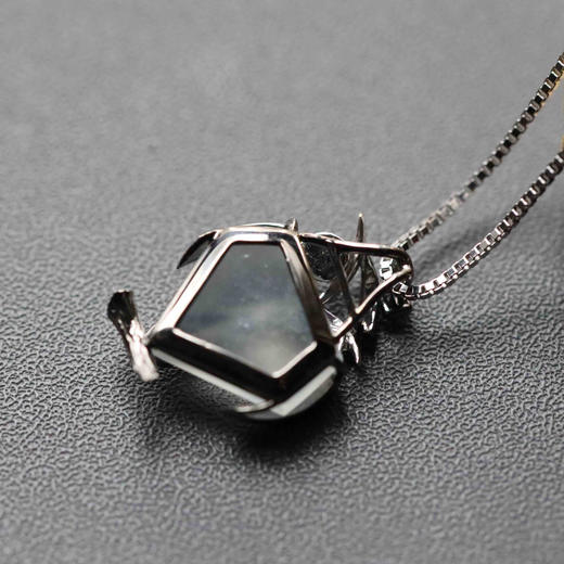 高冰种翡翠猫头鹰先生18k白金钻石镶嵌 商品图5