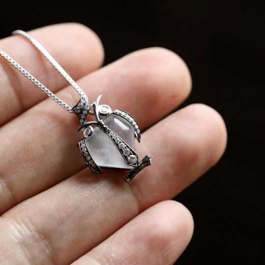 高冰种翡翠猫头鹰先生18k白金钻石镶嵌 商品图6