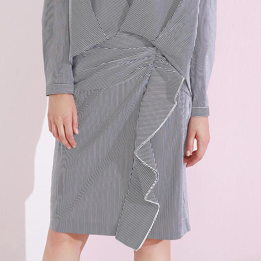 VIMAGE纬漫纪秋季荷叶边不规则裙拼接气质百搭半身裙V1006601 商品图3