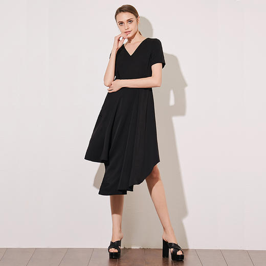 VIMAGE纬漫纪夏季新款女装V领短袖不对称裙摆中长款连衣裙V707393 商品图2
