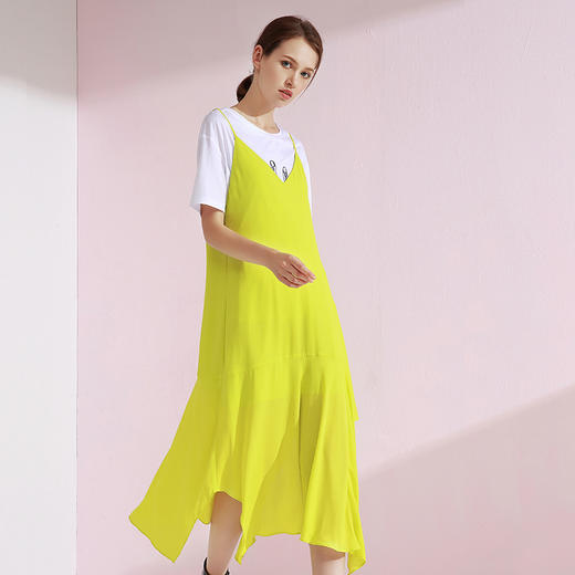 VIMAGE纬漫纪女装秋季新品无袖中长款纯色开叉背带连衣裙V1007639 商品图1