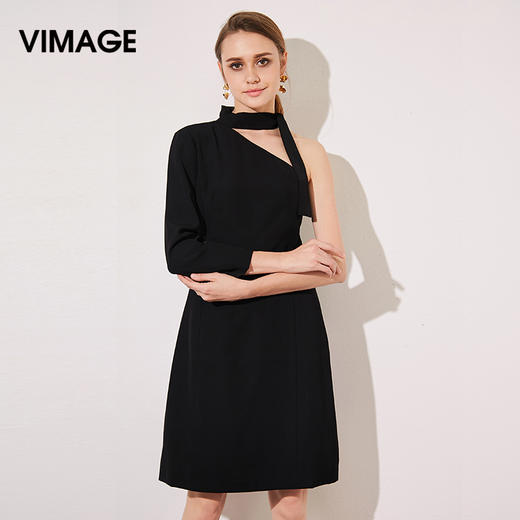 VIMAGE纬漫纪夏季斜肩系领优雅A字裙黑色中长款礼服裙子V977505 商品图0