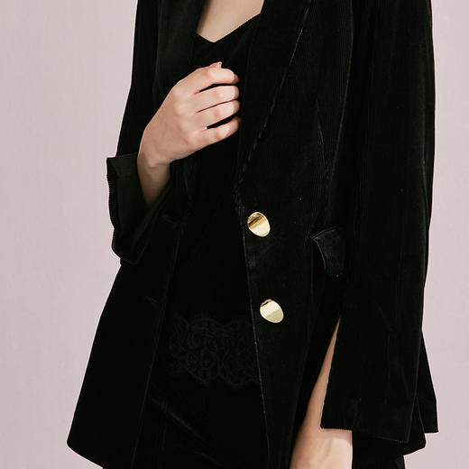 VIMAGE纬漫纪品牌女装冬季时尚修身长袖西装领短外套女V1003607 商品图3