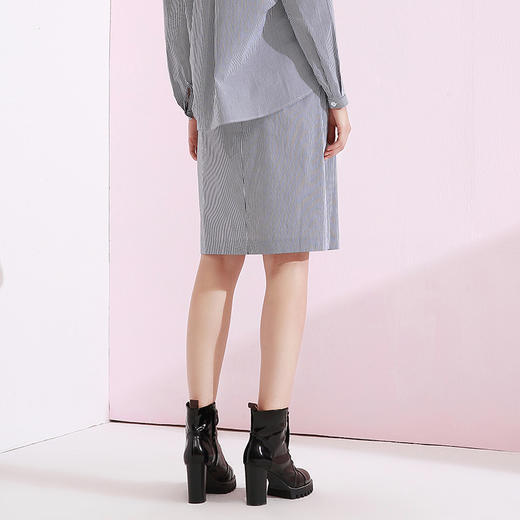 VIMAGE纬漫纪秋季荷叶边不规则裙拼接气质百搭半身裙V1006601 商品图4