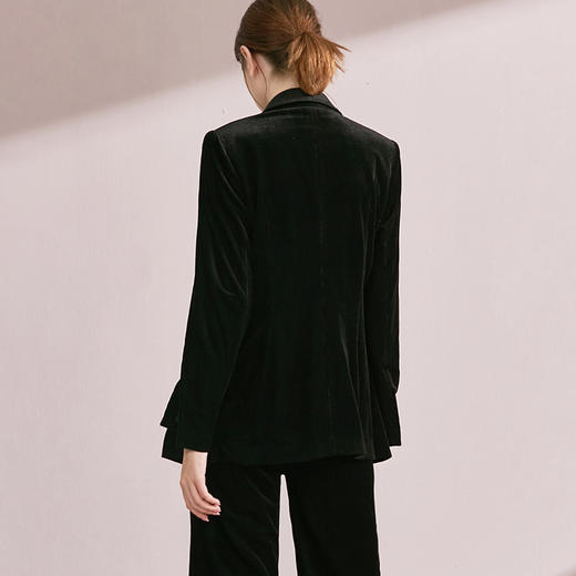 VIMAGE纬漫纪品牌女装冬季时尚修身长袖西装领短外套女V1003607 商品图4