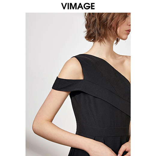 VIMAGE纬漫纪女装春夏斜肩礼服连衣裙 不规则裙摆晚礼服V1077604 商品图2