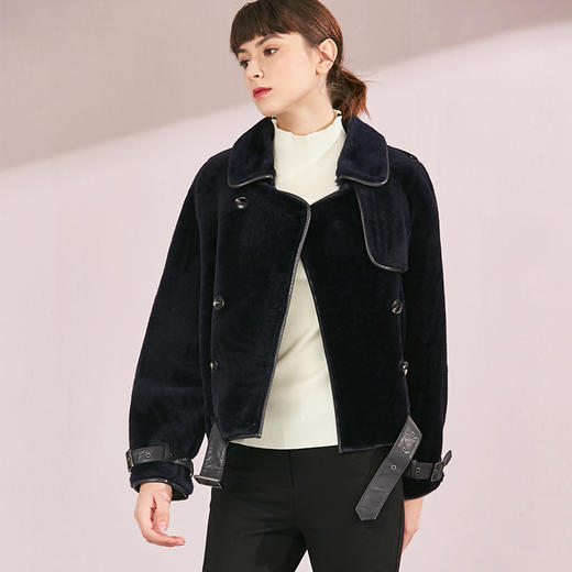 VIMAGE纬漫纪品牌女装冬季新款时尚方领绵羊皮保暖皮衣女V1093601 商品图2