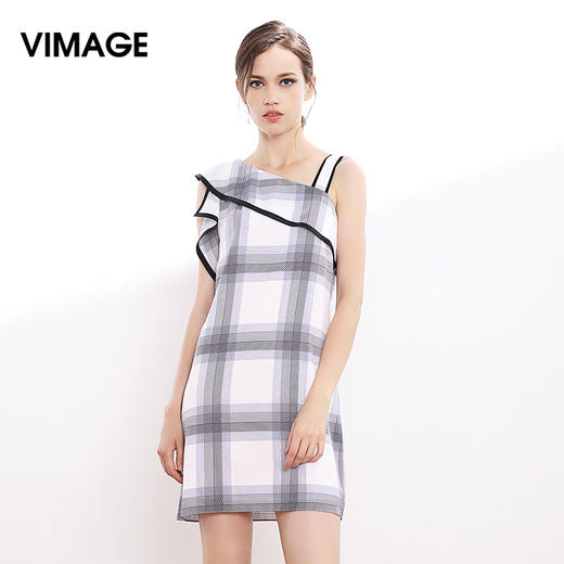 VIMAGE纬漫纪早秋斜领吊带露肩荷叶边短款连衣裙一步裙女V907544 商品图0